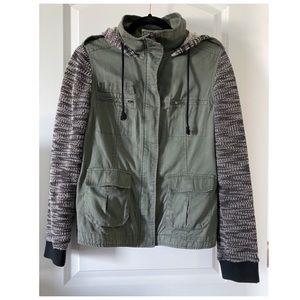 Hooded field jacket with woven sleeves